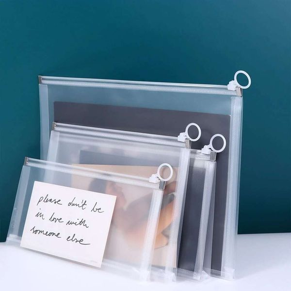 Nuevos soportes de almacenamiento Bastidores Bolsa de almacenamiento de papelería Bolsa transparente para documentos A4 A5 A6 Escritorio Archivador de oficina Carpeta escolar Bolsa con cremallera Loop Pull Organizar