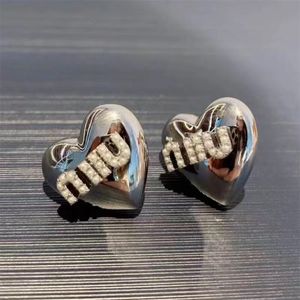 NIEUWE BUD-OORRINGEN Hartvormige high-end coole mode oorbellen veelzijdige parel inleg met doos cadeau-sieraden