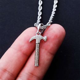 Nieuwe prachtige 925 zilveren gepersonaliseerde hamerhanger voor vrouwen met volledige zirkonia massieve ketting Iced Out hiphopstijl sieradenaccessoire Bling Bling Stijlvol en uniek