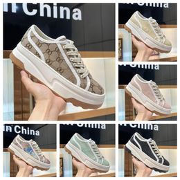 Nieuwe stijl 2024 Designer Dames Casual schoenen Italië Laaggesneden 1977 Hoge topbrief Hoogwaardige Sneaker Beige Ebony Canvas Tennis Shoe Luxury Fabric Trims Dikke Soled Shoes