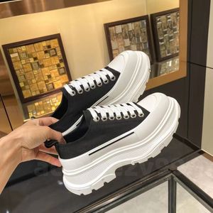 Nieuwe stijl 2024 NIEUW TREAD SLECHTE CANVAS SCHOENEN Designer Platform Boots Luxury High Top Peters Boot Women Balck White Hick Bottom Rubber Sneaker Men Vmagnolia Train