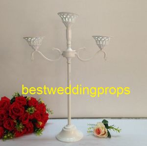 decoratie nieuwe stijl 60 cm lange witte kandelaar / metalen kandelaar / eenvoudige 3-armen holle kaars cup kaarsenhouder bruiloft beste0316