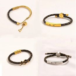 Braceletas de nuevas pulseras Gold Bangles for Women Diseñador Joya Faux Faux Leather 18K Gold Screed Acero inoxidable Pulseras Regalos de boda para mujer Accesorios Y23006