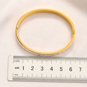 Nieuwe stijl armbanden dames bangle designer brief sieraden faux lederen kristal 18k goud vergulde roestvrijstalen polsband manchet mode sieraden accessoires 5style