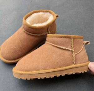 Nouveau style marque enfants filles Mini bottes de neige hiver chaud enfant en bas âge WGG garçons enfants chaussures en peluche U