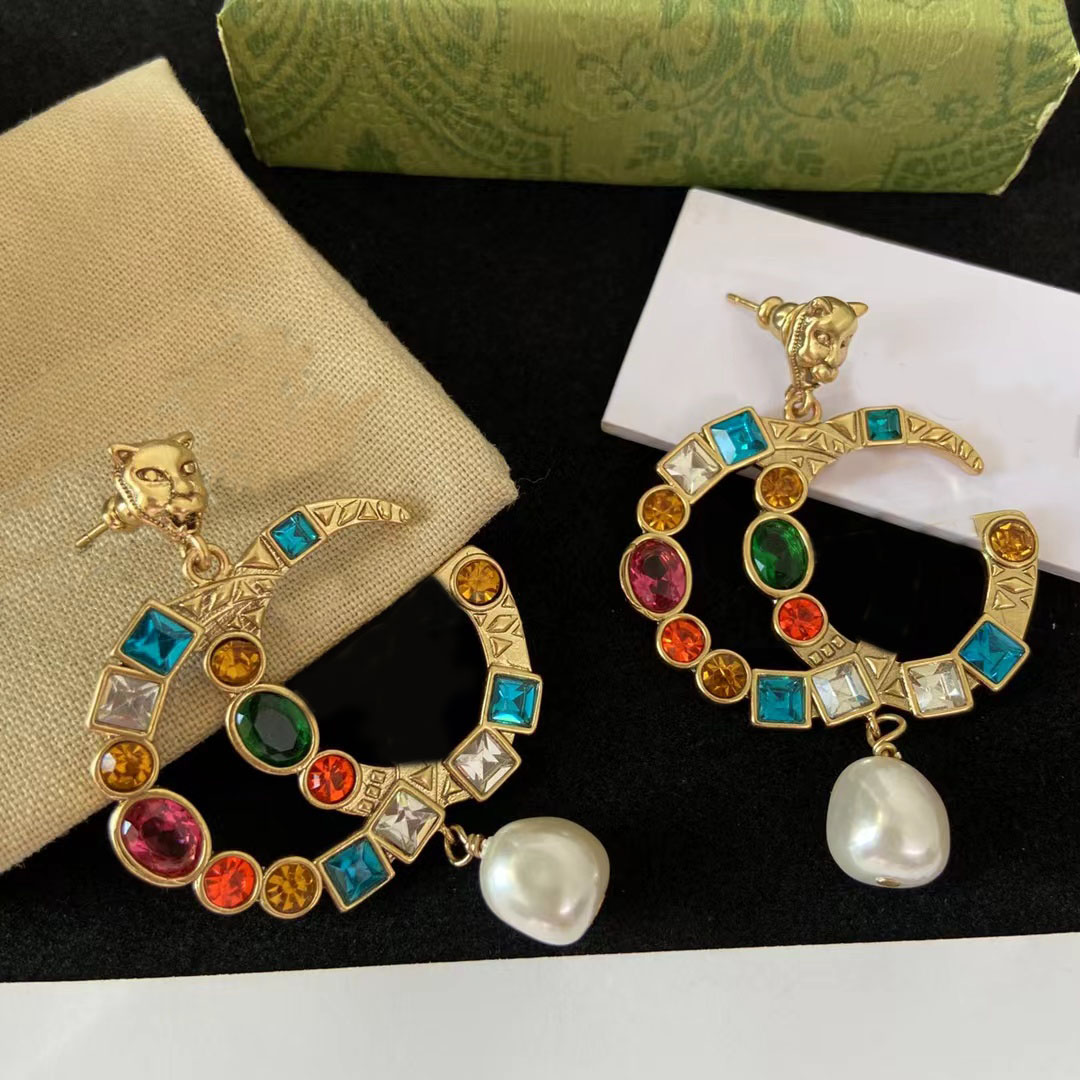 W nowym stylu wiszące kolczyki moda luksusowa marka projektant kamienie szlachetne perłowe litery wesele walentynki prezent na boże narodzenie doskonała biżuteria z pudełkiem ze znaczkiem