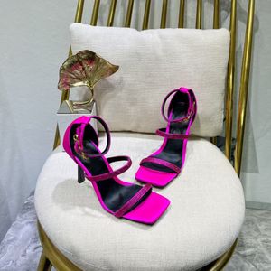 Nuevo estilo, zapatos de mujer de Europa, sandalias, las últimas zapatillas de tacón alto para mujer, zapatos de boca de pez de moda, botón dorado con forma especial, diseño de diamantes de imitación, multicolor sexy.