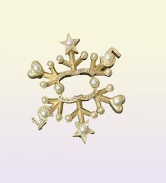 Nouveau style Grossé Gold Fashion Snow Flake Shape Brooches Brand Designer Brooch Ladies Pearl Crystal Decoration252D7122742