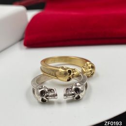 Nuevo estilo Cadena de oro/plata con anillos de piedras laterales Anillo abierto con dije de esqueleto de calavera para mujeres, hombres, amantes de la boda, compromiso, joyería Punk, regalos R2024-1890