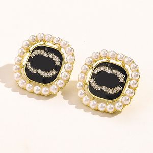 Nieuwe Stijl Brief Oorbellen Designer Studs Merk Sieraden Klassieke Sier Stud Vogue Mannen Vrouwen Crystal Parel Minnaar Geschenken Paar Mode accessoires