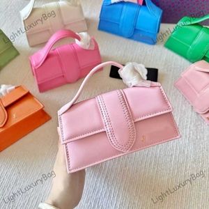 Nuevo estilo de lujo Mini lindo J Bolsos Moda Rosa Crossbody Bolsos de hombro Diseñador Bolso de noche Tote de cuero Pequeño cuadrado Monedero femenino 230706