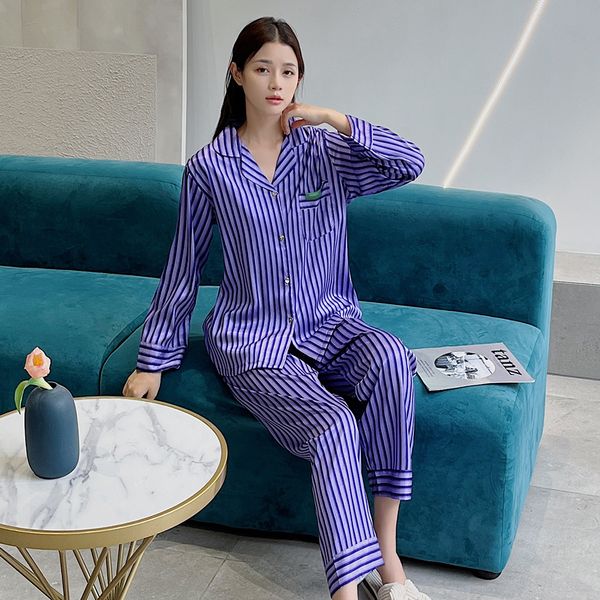 Pyjama de nouveau style, vêtements de maison à manches longues en soie glacée pour femmes, ouvert sur le devant, rayé bleu, décontracté et confortable