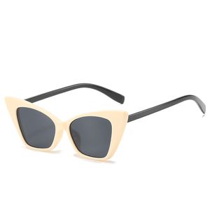 Nouveau style personnalité lunettes de soleil fille moderne lunettes de soleil oeil de chat