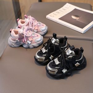 Nieuwe stijl lente herfst mode kindersneakers antislip kindersportschoen ademend mesh voor meisjes sportschoenen lichtgewicht peuter jongens casual schoenen