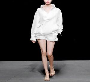 Les vêtements de printemps de nouveau style en Europe et aux États-Unis sont à la mode décontractés et deux ensembles de costumes blancs 3069387
