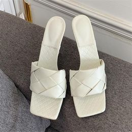 Nieuwe stijl vrouwen hoge hakken sandalen luxe pompen individuele weefglaasjes muilezels vrije tijd dames prom slippers damesschoenen groot formaat damesschoenen groot