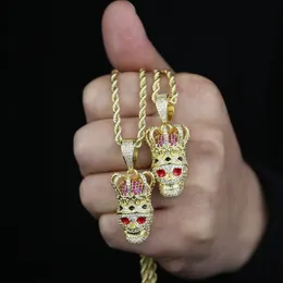 Nuevos estilos Colgante de calavera en forma de corona pavimentado 5A Circón cúbico con collar colgante chapado en oro para mujeres Hombres Hip Hop Collares Joyería al por mayor