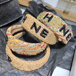 Nieuwe stijlen Designer Wool Knitting Hoofdbanden Beroemde vrouwen Brand Letter Afdrukken Borduurwerk Wide-rand Haarbanden Hoofdtekens Zomer buitenshuis Stoffen Hoofdkleding