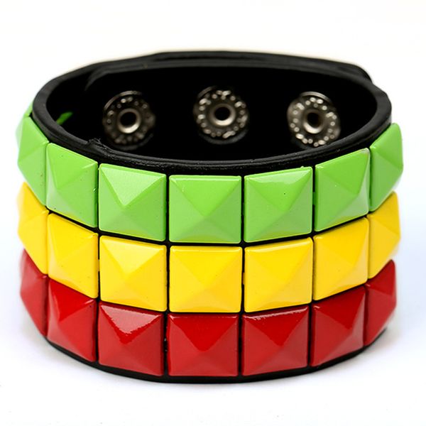 Nueva y elegante pulsera con tachuelas de remache, pulsera Punk de cuero PU para hombre, brazalete femenino, brazalete con botón a presión, pulsera, joyería