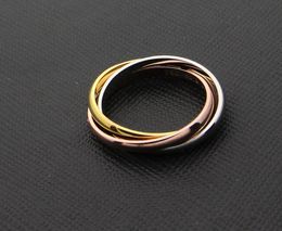 Nieuwe stijlvol roestvrijstalen tricolor drie in één naadloze ringen gemengde gele golden goldsilver metaalkleuren titanium minnaar2948308