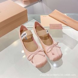 Nouveau été 2023 Ballet Shoes Style Bow Style à la mode et doux Sandales plates polyvalentes