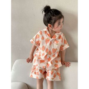 Nieuwe zomer Baby Strawberry Pamas Boy Girl Children Print Dunne Short Sleeve Tops + Shorts Pyjama's 2pcs Kid Cotton Sleepwear Set
