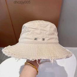 Nieuwe zomercasquette Bob Wide Brim Hats Designer Bucket Hat For Women Frayed Cap Blending Caps Fashionable Fishermans VW3B