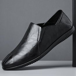 Nouvelles chaussures décontractées d'été en cuir doux en cuir un pied pédale d'été National Wind Man