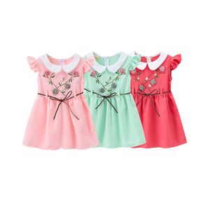 Nieuwe zomer kinderen meisjes jurk pop kraag geborduurde parel geappliceerd gevlochten riem jurken bloem vliegende mouw prinses rokken kleding M1541