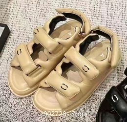 Nieuwe zomer Magic Belt-strandsandalen Parijs Luxe designer sandalen voor heren en dames met platte bodem Dikke zool Casual open teen Modemerkschoenen 2C-kanaalontwerperschoenen