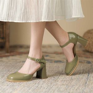 Nouvelle sandale d'été femmes bout carré plate-forme imperméable Mary Jane talons hauts une ligne Style avec sandales à talons épais creux 240228