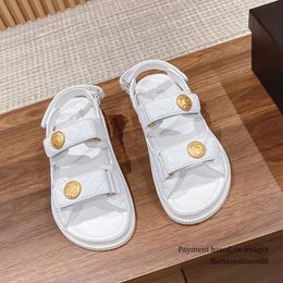 Nouvelle chaussure d'été C Sandales sportives décontractées surélevées femme Flat Sole Vérite plage en cuir chaussures romaines avec une boucle de ligne pour les chaussures pour femmes taille 35-42 + boîte