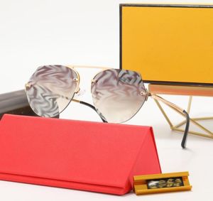 Nieuwe zomerzonnebril Mannen en vrouwen Cateye gesneden rand Coral Gradient Art Mirror Embossing Fashion Beach Suneye frame For Lover Fashio5015107