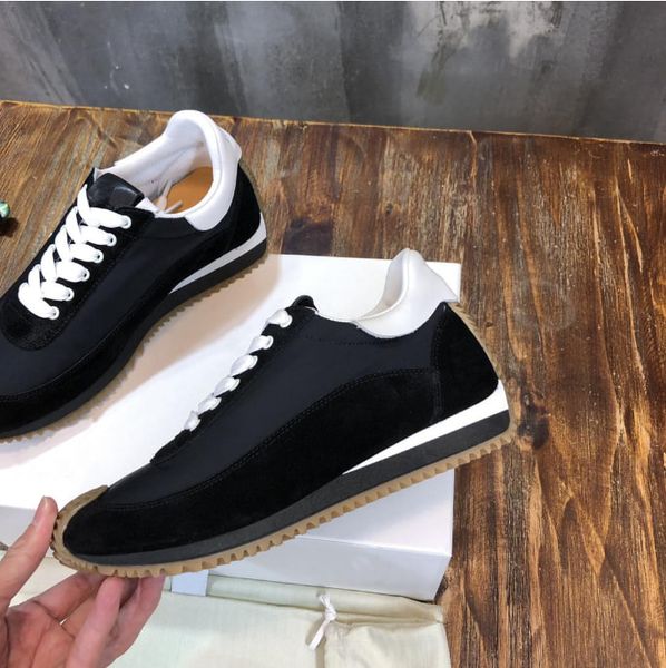 Nouveaux chaussures de marche d'été Flow Runner Baskets Designer Hommes Femmes Chaussures décontractées Nylon Daim Sneaker Doux Haute Mode Sport Ruuning Randonnée Classique Skate Boîte à chaussures