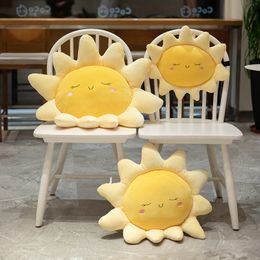 Nouveau soleil nuage en peluche décrochage au sol Source dessin animé Anime poupée maison fourrure canapé oreiller coussin cadeau