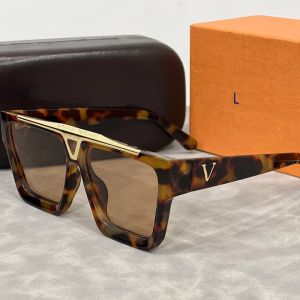 Nouvelles lunettes de soleil Lunettes de soleil Designer Lunes de luxe classiques pour femmes Men Lunettes de soleil avec boîte