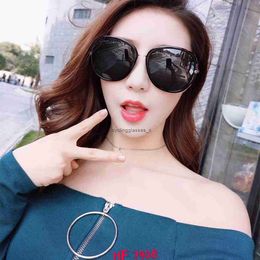 Nouvelles lunettes de soleil Fashion Grand Cadre Couple Fan Xiangs Polarise Street ShooT Lunes pour exporter