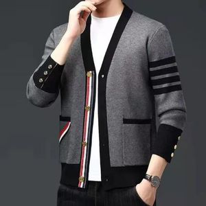 Nouveaux chandails hommes Cardigan mode Slim Fit angleterre Style manches longues tricots hommes affaires décontracté col en V tricoté Cardigan hommes