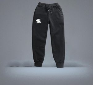 Nouveau pantalon de survêtement Men039 Pantalons de street de street Hip Hop Men de mode invaincu pantalon de toisse de qualité fraîche
