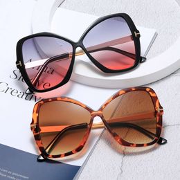Nouvelles lunettes de soleil en forme de T pour femmes, nœud à la mode, Photo de rue, lunettes de soleil, lunettes à grande monture personnalisées
