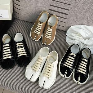 New Tabi Canvas talons plats Round Toe low-top lace-up Semelle en caoutchouc Designers de luxe unisexes Casual ins chaussures chaussures d'usine Taille 35-44 avec boîte Chaussettes gratuites