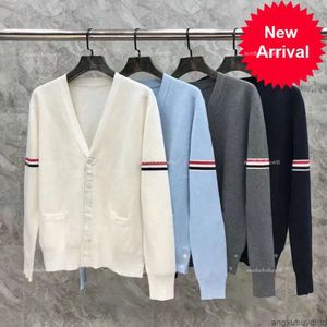 Nieuwe tb-trui lente en zomers liefhebbers twee kleuren bar gebreide vest v-hals dames casual mode veelzijdige jas met lange mouwen