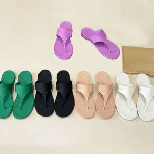 Nouvelle sandales de sandales glissades de sandales pour femmes pantoufle de caoutchouc de plage d'été des tongs de plage décontractés à l'extérieur avec boîte 569