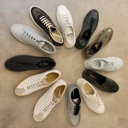 Nouveau top communes projetes Chaussures de créateurs Landes de chaussures Classic Blanc Blanc Black Unisexe Style Style Paris Man Skate Shoes Commons - White Leathers 28