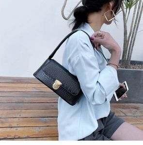 Nouveau sac de mode Top 2020 Sac à chaîne papillon coréen Fashion Lingge One épaule Sac à bandoulière petit sac carré