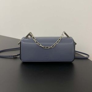 Nouveaux sacs à main de luxe pour femmes, accessoires et chaînes en métal, pochette avec poignée à chaîne courte