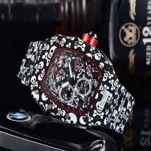 NIEUWE TOP LUXE MEN's Watch Quartz Chronograph Swiss R Heren Ice Out Hip Hop Rubber Riem Sports Men's Watch195m