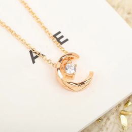 Nuevo diseñador de channelwelry de alta calidad Collares colgantes de Sailmoon para mujeres S925 Sterling Silver Luxury 18k Gold Rings Garning Wedding Wedding Gift