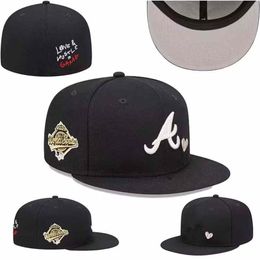 Nouveau Top Vente Hommes Foot Ball Ajusté Chapeaux Mode Hip Hop Sport Sur Terrain De Football Plein Fermé Conception Casquettes Pas Cher Hommes Femmes Casquette Mix C-18