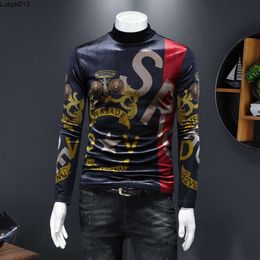 Nouveaux hauts hommes brodé coréen velours à manches longues T-shirt épaissi Ruffian beau jeune auto-culture tendance col haut chemise décontractée